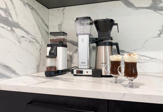 Irish Coffee con Moccamaster: Celebra el Día Mundial del Whisky con Estilo