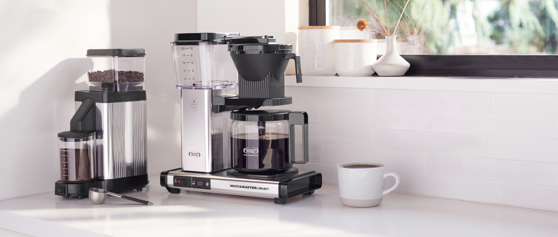 Cafetera de filtro Moccamaster y el molinillo KM5